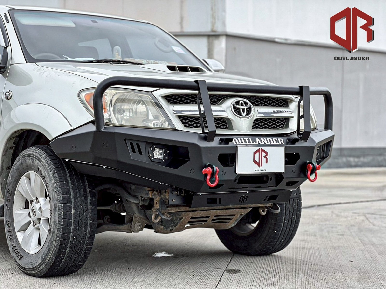 Toyota Hilux 2005-2011 Bull Bar | Loop