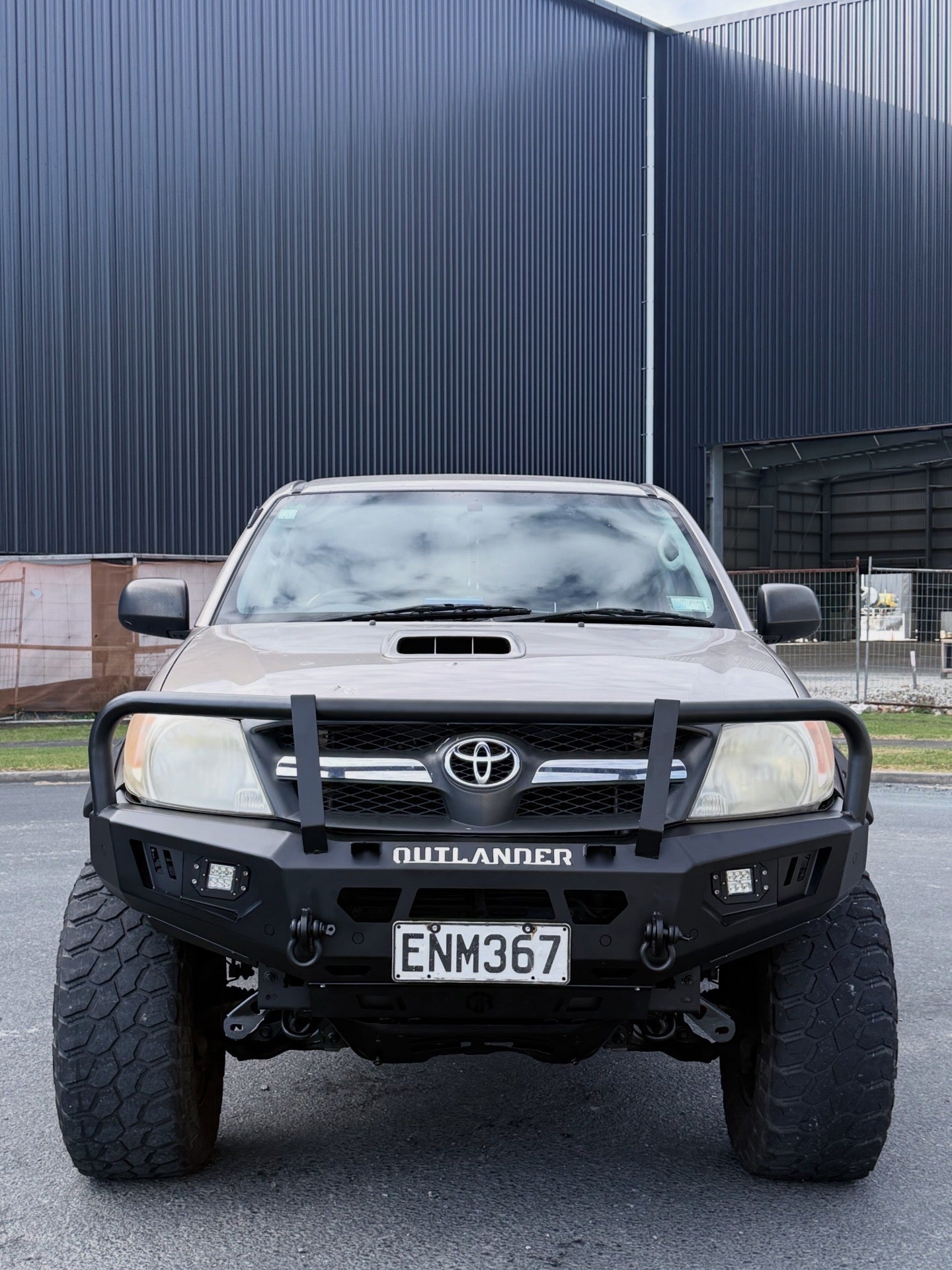 Toyota Hilux 2005-2011 Bull Bar | Loop