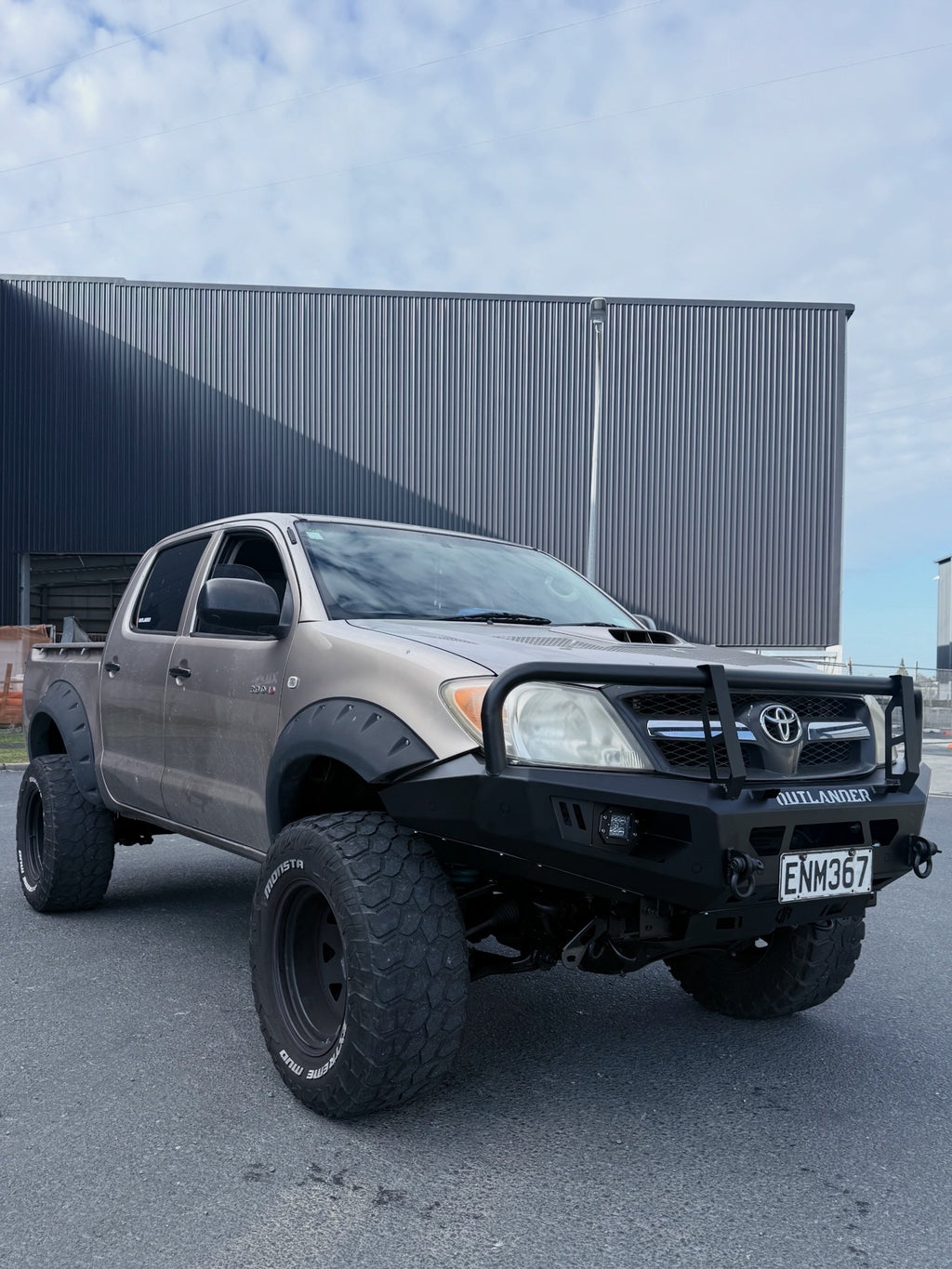 Toyota Hilux 2005-2011 Bull Bar | Loop