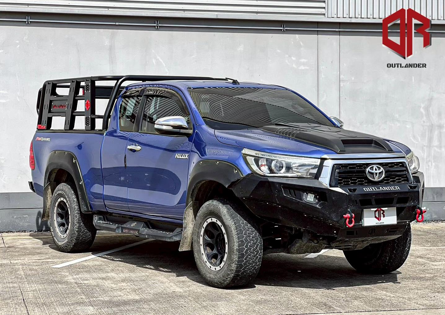 Toyota Hilux 2015 - 2019 Bull Bar | Loopless – Outlander 4x4 New Zealand
