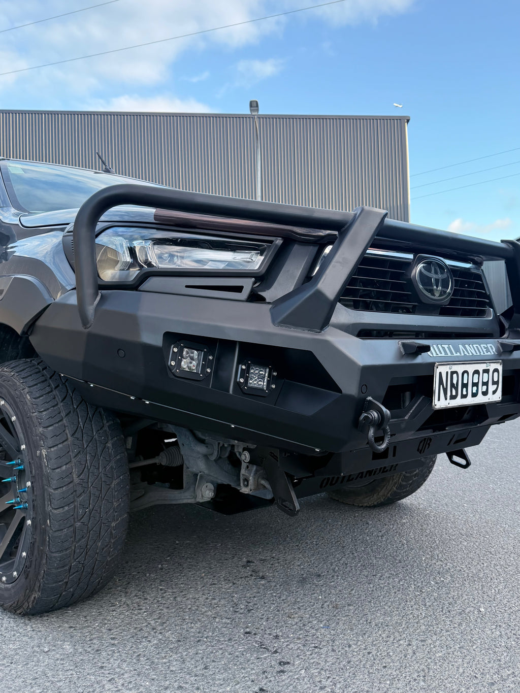 Toyota Hilux 2020 - 2025 Bull Bar | Loop